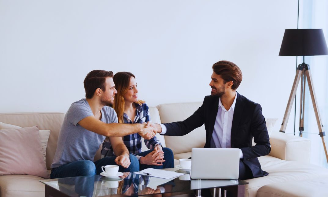 what is a easy career with good pay