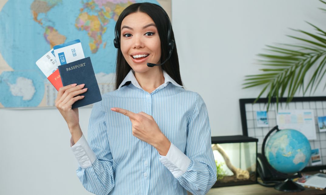 How to Travel Agents Make Money in 2026: Service Fees Guide