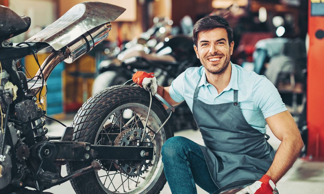 how to become a motorcycle mechanic
