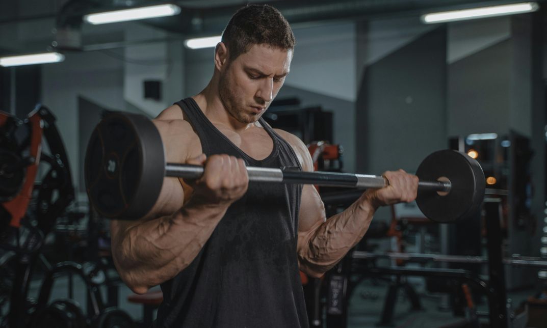 What Is the Maximum Weight a Man Should Lift at Work in the UK?