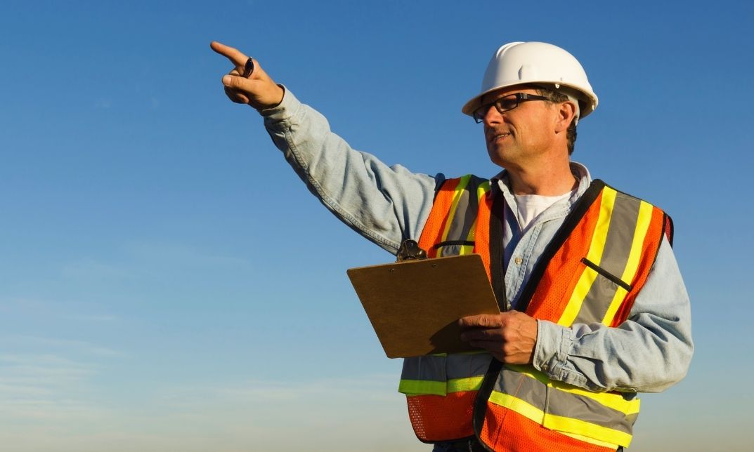how do i become a health and safety officer